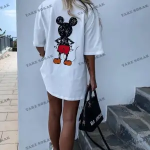 Kadın Beyaz Sırt Baskılı Mickey Mouse