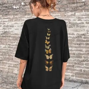 Kadın Beyaz Sırt Detay Kelebek Baskılı Oversize