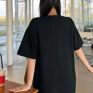 Kadın Beyaz Tavşan Baskılı Oversize T-shirt