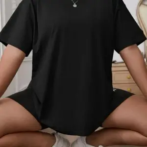 Kadın Bisiklet Yaka Dökümlü Yazlık Tişört Salaş