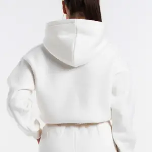 Kadın Ekru Renk Kapüşonlu Crop Kesim Sweatshirt Cy84196 Beyaz