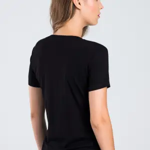 Kadın Ekru Renk V Yaka Kısa Kollu Viskon T-Shirt