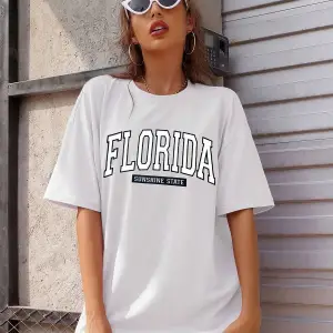 Kadın FLORİDA Renkli Özel Baskılı Renkli Oversize Bisiklet Yaka Penye T-Shirt