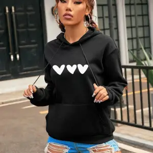 Kadın Kalp Baskılı Kapüşonlu Sweatshirt Siyah