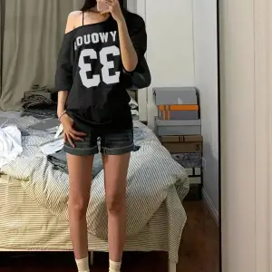 Kadın Kayık Yaka Oywouos Baskılı Oversize %100 Pamuk