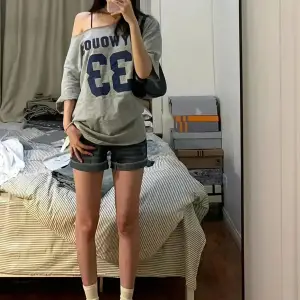 Kadın Kayık Yaka Oywouos Baskılı Oversize %100 Pamuk