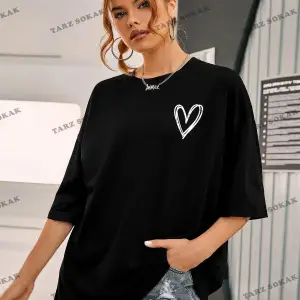 Kadın Küçük Kalp Baskılı Oversize