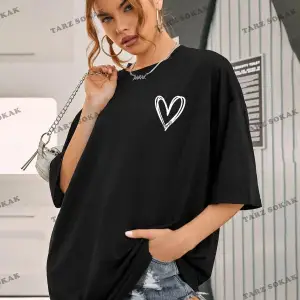 Kadın Küçük Kalp Baskılı Oversize
