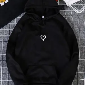 Kadın Küçül Kalp Baskılı Kapüşonlu Sweatshirt Siyah