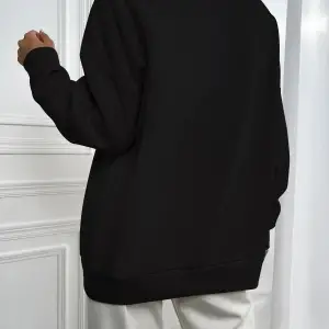 Kadın Maın Baskılı Oversize Bisiklet Yaka Sweatshirt Siyah