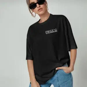 Kadın Oversize Osaka Baskılı Siyah Tshirt