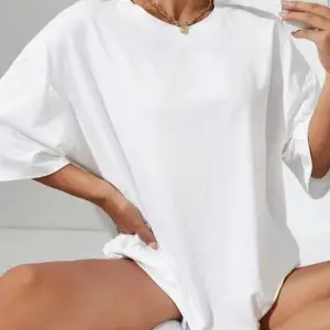 Kadın Oversize Salaş Dökümlü Tok Kısa Kollu Tişört Reşme