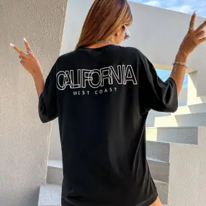 Kadın Siyah Calıfornıa West Coats Baskılı Oversize Bisiklet Yaka Tshirt