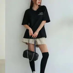 Kadın Siyah Exploration Baskılı Oversize Tişört