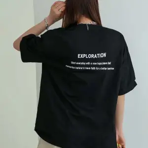 Kadın Siyah Exploration Baskılı Oversize Tişört