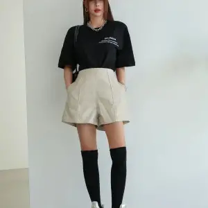 Kadın Siyah Exploration Baskılı Oversize Tişört