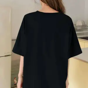 Kadın Siyah Holıday Baskılı Oversize Bisiklet Yaka Tshirt
