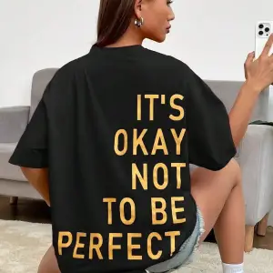 Kadın Siyah Its Okay Baskılı Oversize T-shirt
