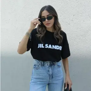 Kadın Siyah Jıl Sander Baskılı Oversize Bisiket Yaka Tişört