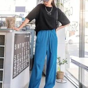 Kadın Siyah Penguen Baskılı Oversize T-shirt