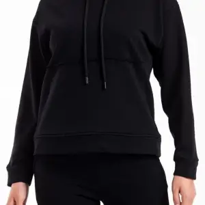 Kadın Siyah Renk Pis Dikiş Kanguru Cep Detaylı Eşofman Takımı