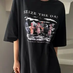 Kadın Siyah Seize The Day Baskılı Oversize T-shirt