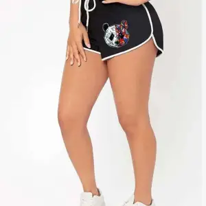 Kadın Yırtmaçlı Mini Panda Baskılı Penye Şort