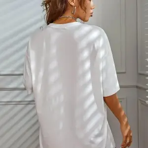 Kadın Yüz Baskı Detaylı Oversize T-shirt