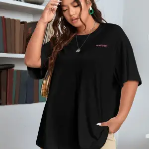 Kadınsiyah Confied Baskılı Bisiklet Yaka Tshirt