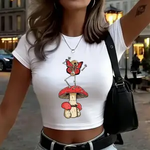 Kafatası Kanatları ve Mantar Baskılar Kadın Kırpma Tişörtleri Yaz Yüksek Elastik Yumuşak Üstl