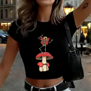 Kafatası Kanatları ve Mantar Baskılar Kadın Kırpma Tişörtleri Yaz Yüksek Elastik Yumuşak Üstl