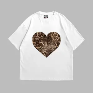 Kalp Leopar Baskılı 24/1 Oversize Unisex Beyaz