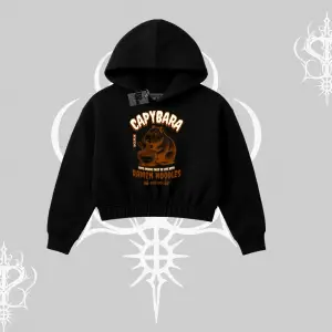 Kapşonlu Crop Sweatshirt Cute Capybara Enjoying Ramen Noodles Artwork