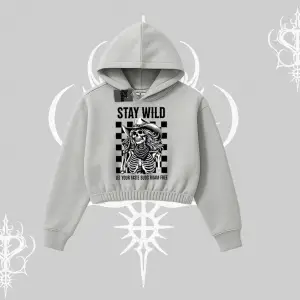 Kapşonlu Crop Sweatshirt Stay Wild Rock Spirit Urban Riot