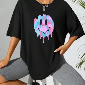 Karikatür Grafik Damla Omuz Tişörtü