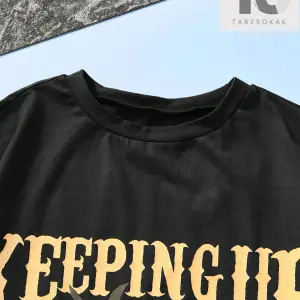 Kartal ve Slogan Grafikli Düşük Omuz Tişört