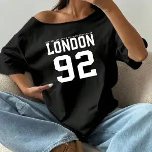 Kayık Yaka 76 Baskılı Oversize %100 Pamuk