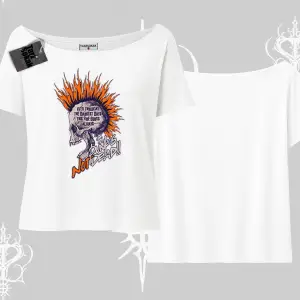 Kayık Yaka Tshirt Burning Skull Rebel Street Anthem