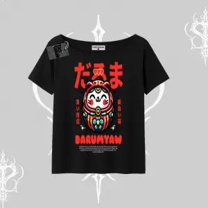 Kayık Yaka Tshirt Daruma Kedi Anime Baskılı