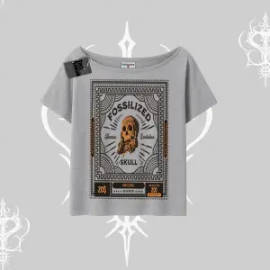 Kayık Yaka Tshirt Fossilized Skull Underground Archive