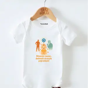 Kısa Kol Body NİNEMİN NAZARI DEDEMİN DUASIYLA YOĞRULDUM KODZıbın39