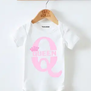 Kısa Kol Body QUEEN DESENLİ KODZıbın49