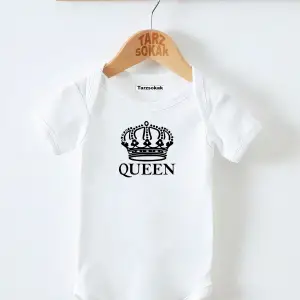 Kısa Kol Body QUEEN DESENLİ KODZıbın50