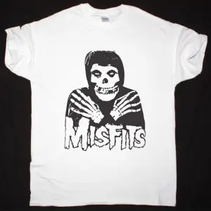 KISS HOT IN THE SHADE NEW BLACK T-SHIRT ÖN BASKILI