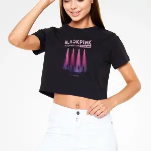 Ko Buta Black Pink Baskılı Kadın Siyah Crop Top Tişört Ct18561