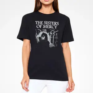 Ko Buta Sisters Of Mercy Baskılı Unisex Siyah Tişört - Tshirt T58311