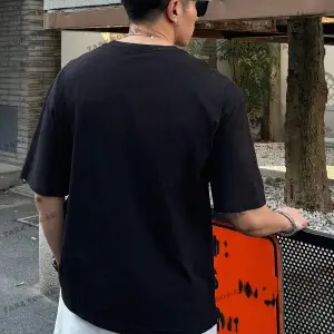 KOD Trend Erkek Harfli Grafik Damla Omuz Tişört