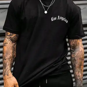 KOD Trend Erkek Mektup Grafikli Tişört