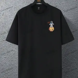 KOD Trend Hypemode Loose Fit Erkek Karikatür ve Slogan Grafikli Düşük Omuz Tişört