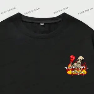 KOD Trend Street Life Erkek Kafatası ve Harf Grafikli Tişört